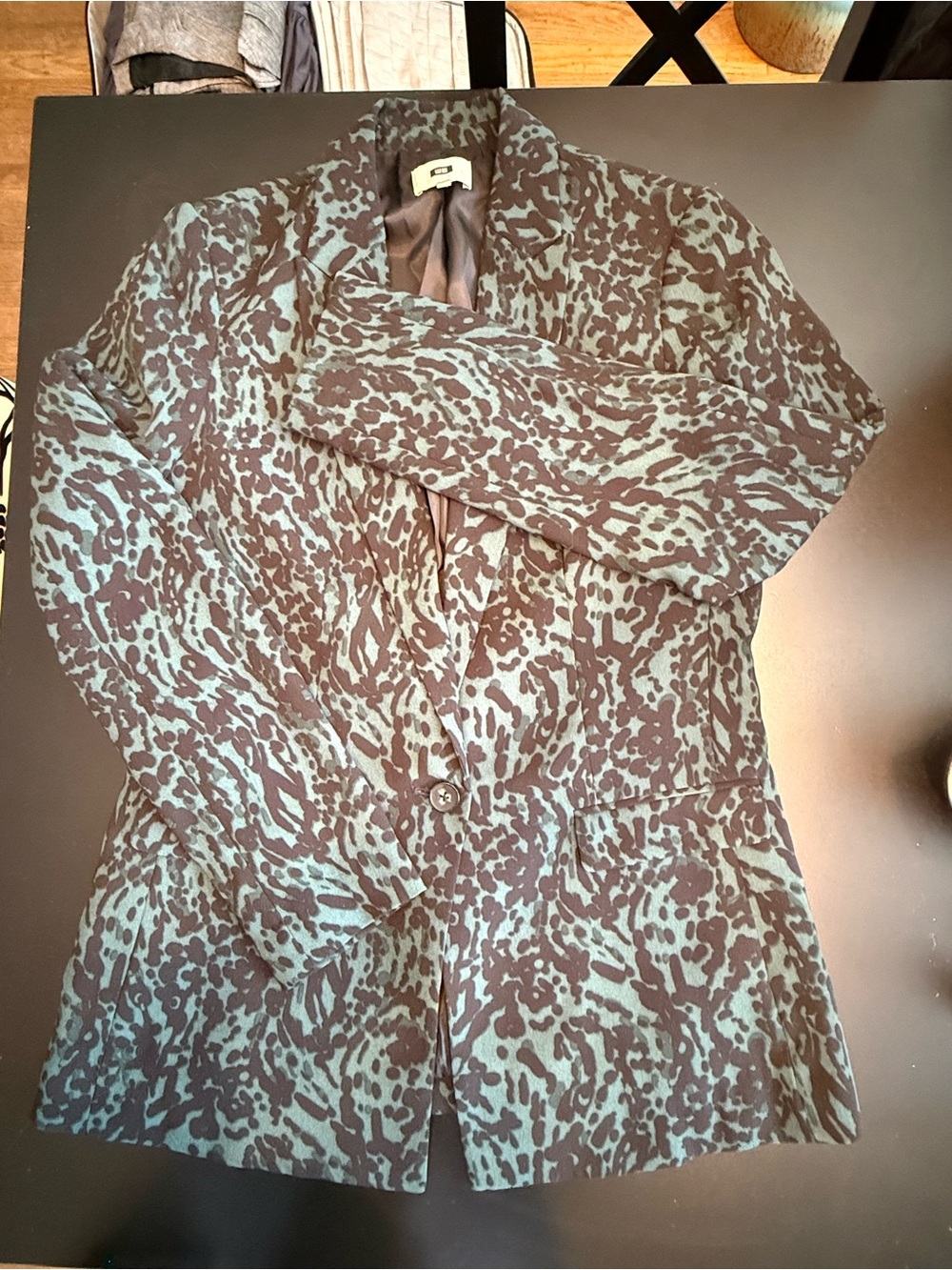 WE - Designer Printed Teal and Black Pant Suit Blazer Size 40 / Pants 38 - Picture 5 of 9
